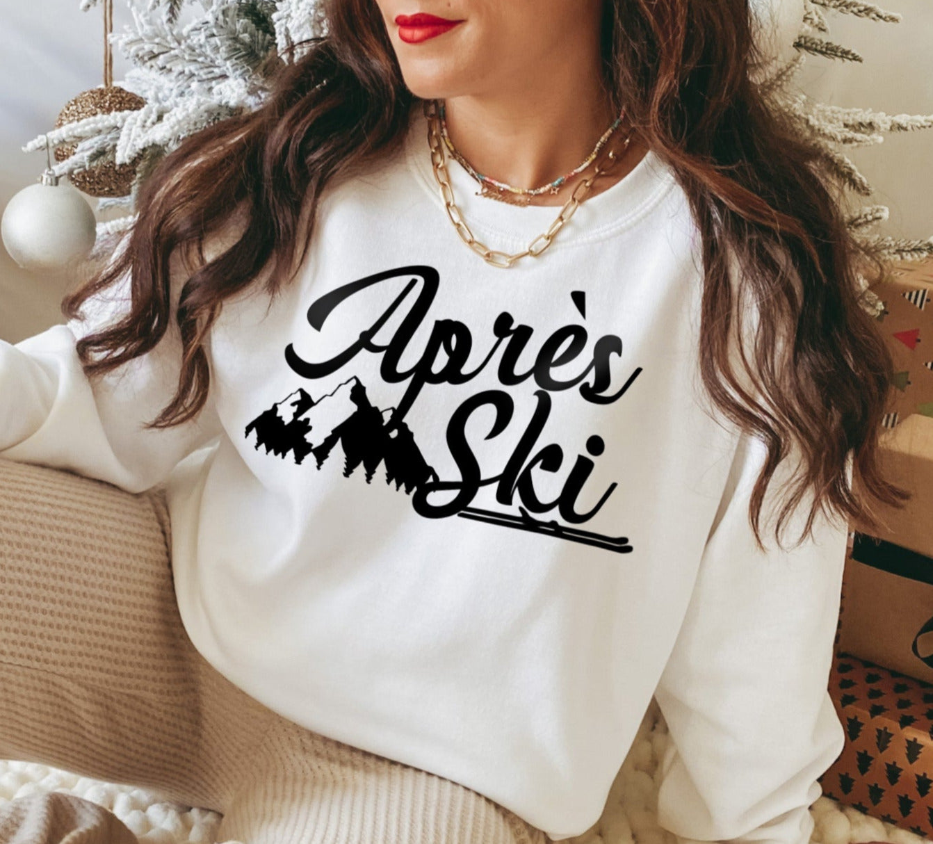 white sweatshirt saying apres ski - HighCiti