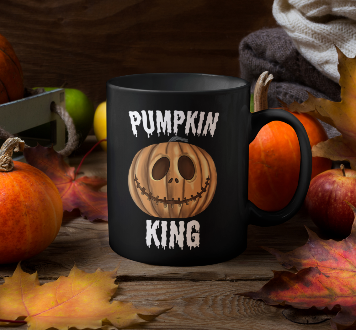 Black mug with a jack-o-lantern saying pumpkin king - HighCiti