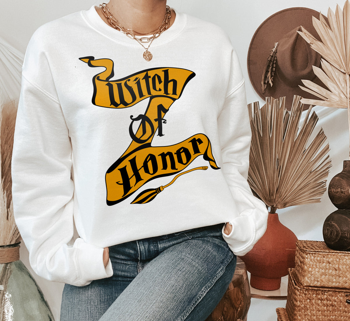 White sweater saying witch of honor - HighCiti